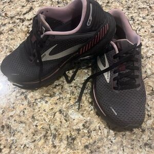 Brooks Adrenaline 22